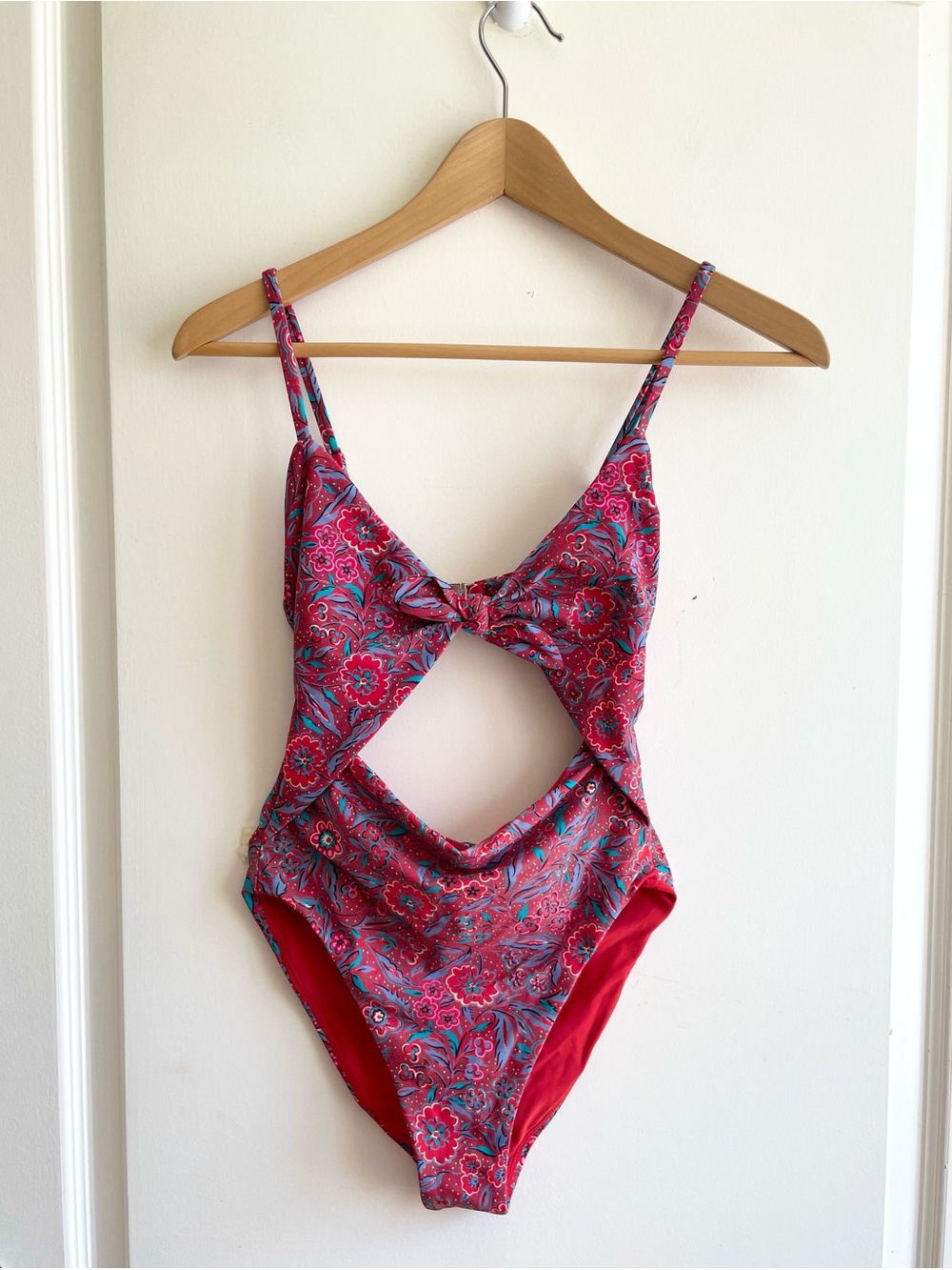 Veronica Beard swimsuit Red Floral Print Cutout One Piece Swimsuit Size XS NWOT